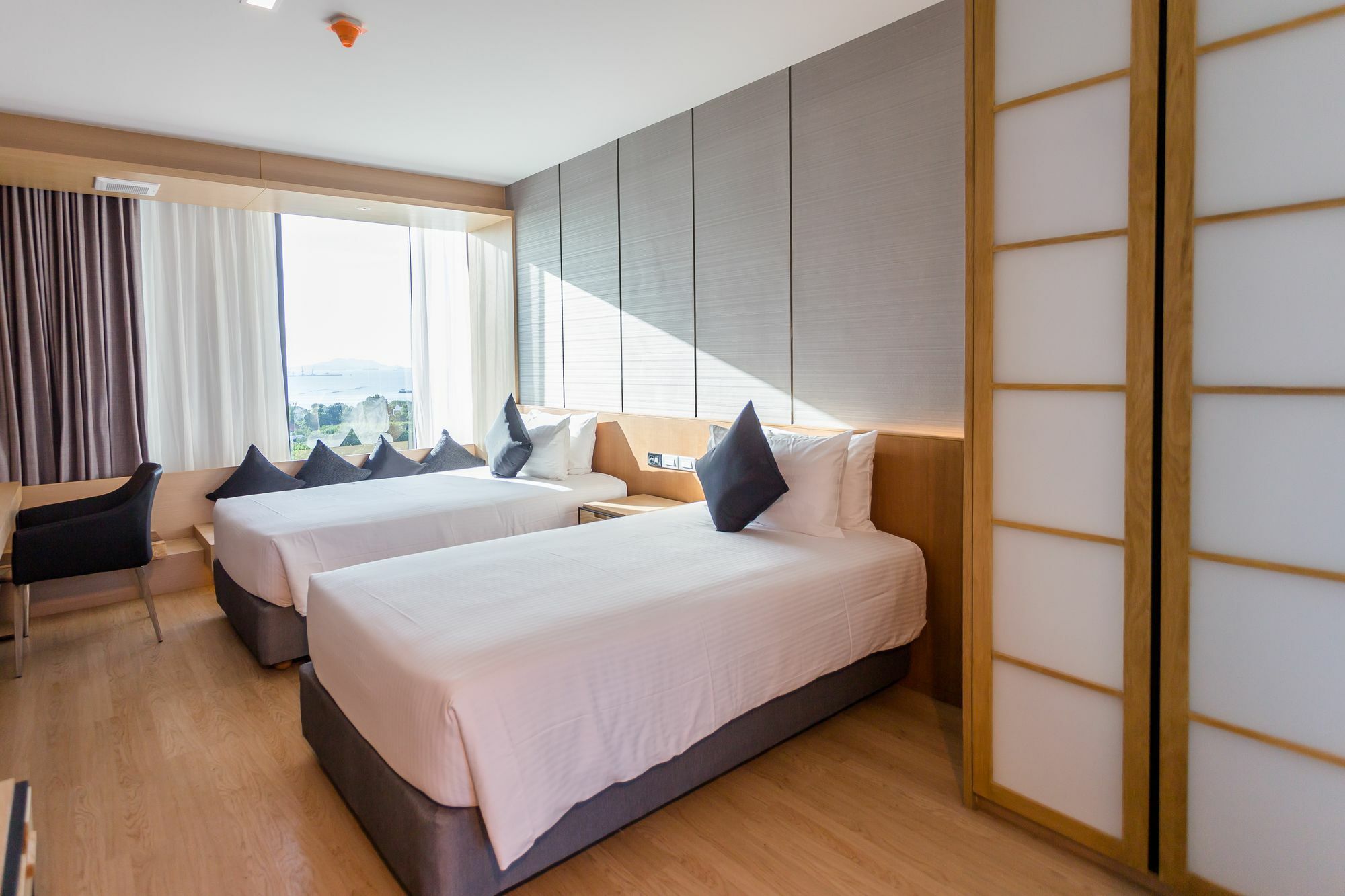 Arize Hotel Sri Racha Si Racha Extérieur photo