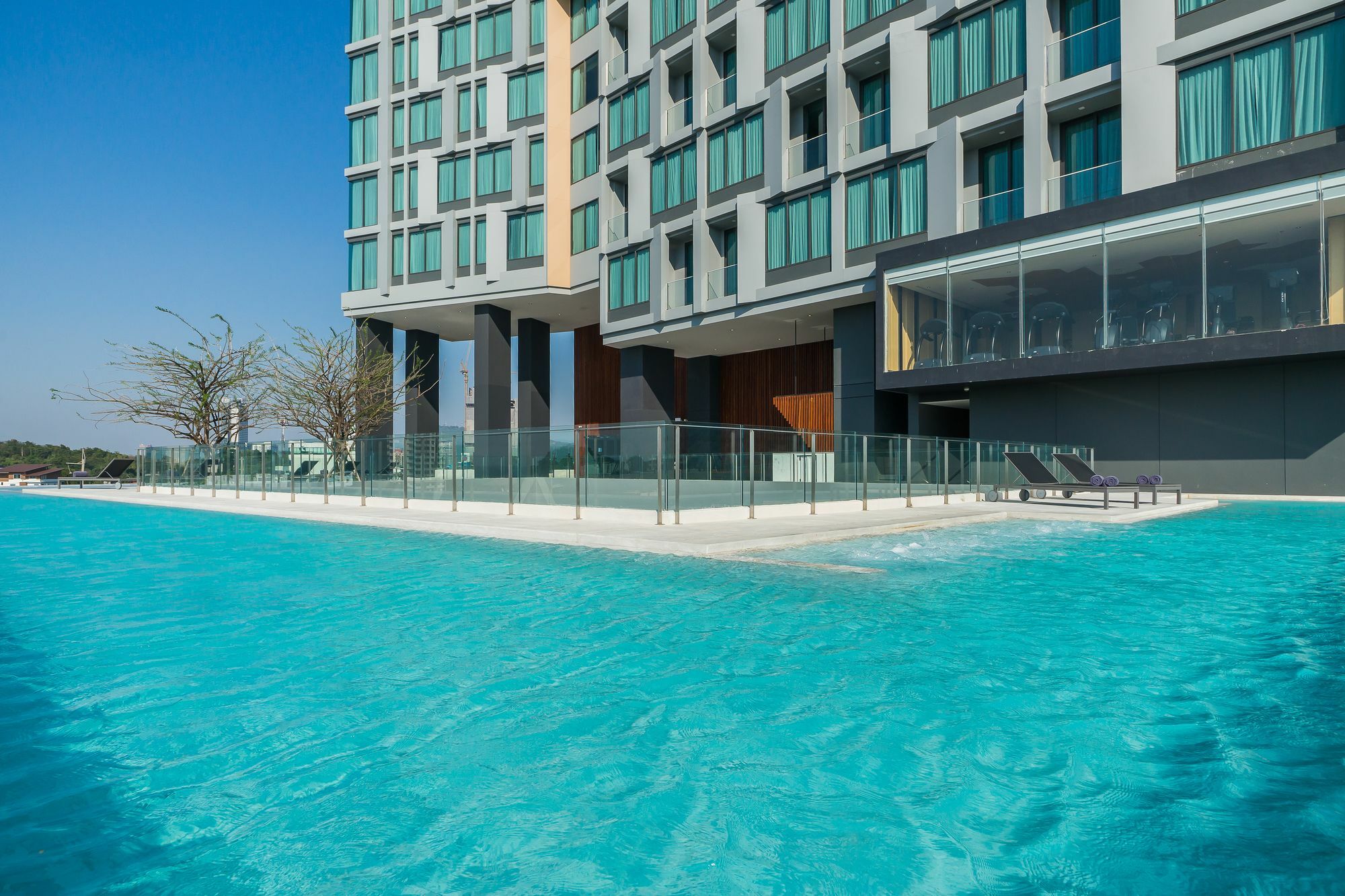 Arize Hotel Sri Racha Si Racha Extérieur photo